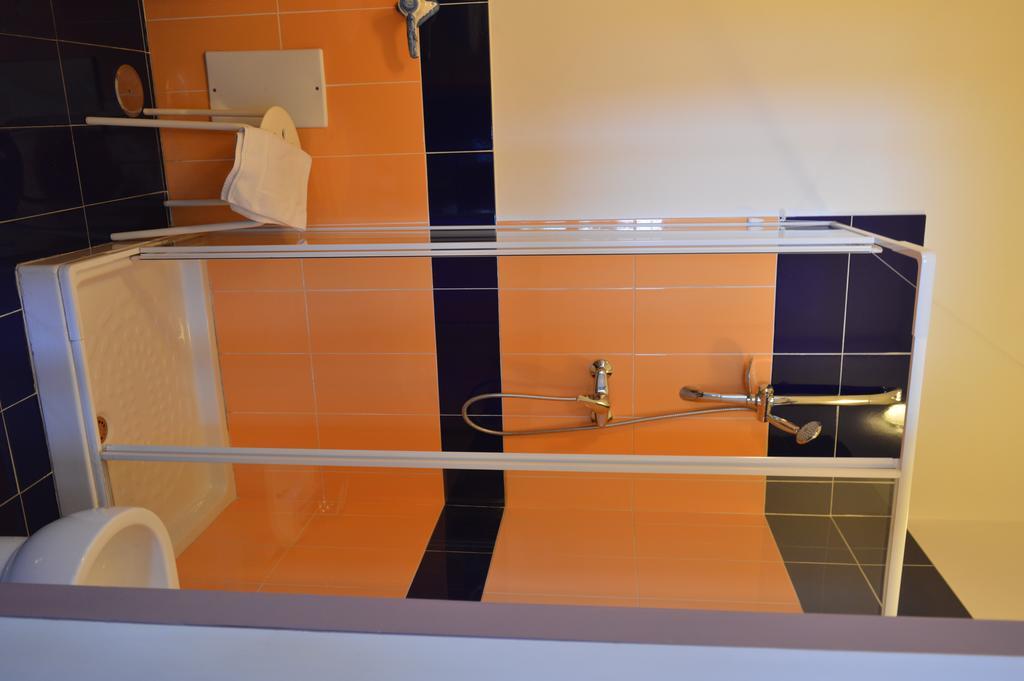 B&B Fronte Del Mare ซาแลร์โน ภายนอก รูปภาพ